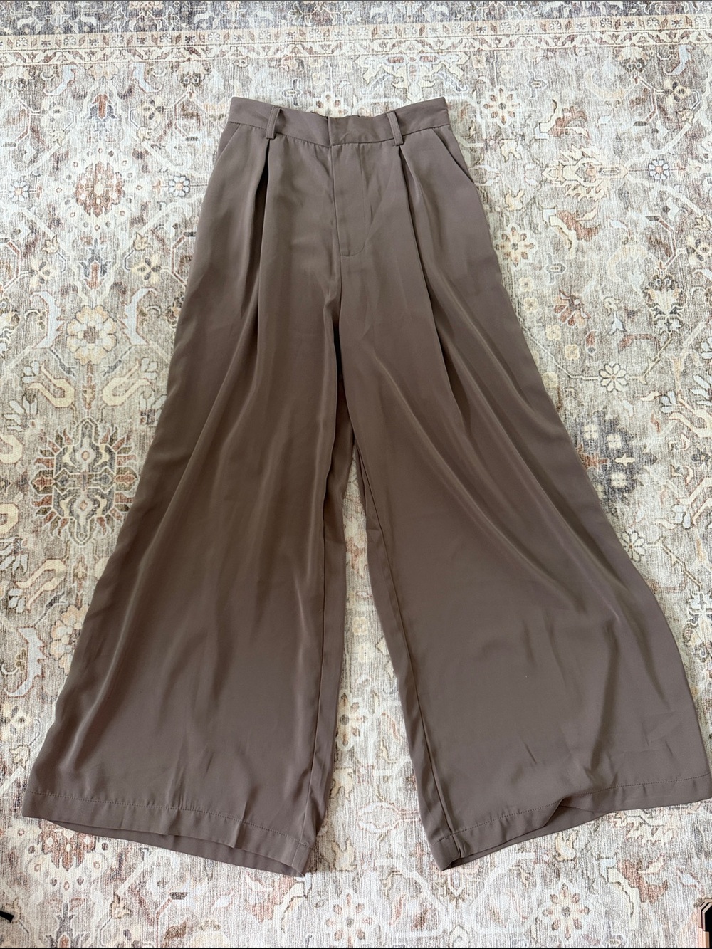 Wide-Leg Pleated Women’s Pants in Brown